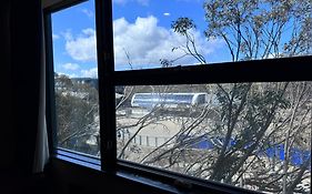 Mt Buller Chalet Hotel & Suites